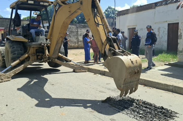 Gobierno Bolivariano inicia sustitución de colector para aguas servidas en Yaracuy