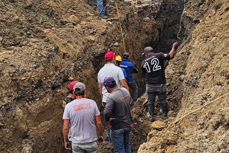 Gobierno Bolivariano sustituye 84 metros de colectores en Táchira